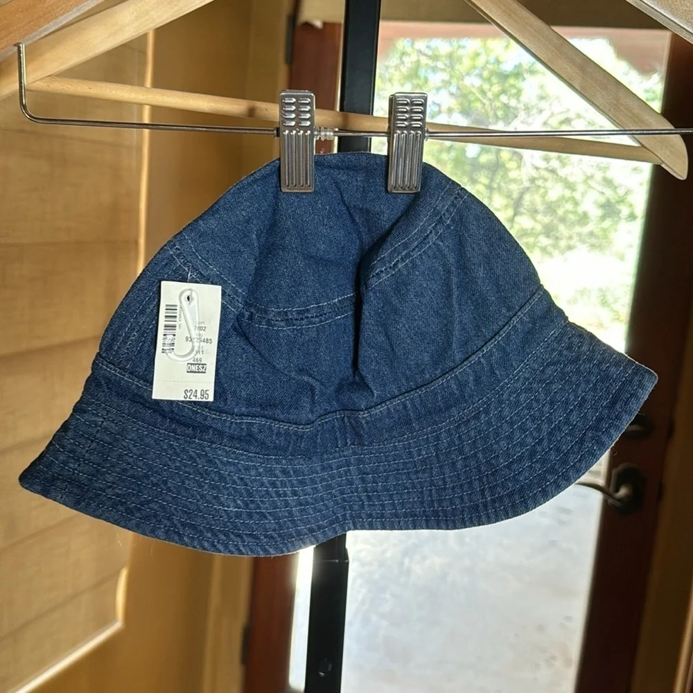 NWT Aeropostale Have A Nice Day Bucket Hat One Size